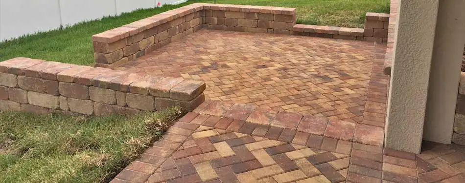 Backyard hardscaped paver patio in Winter Haven, FL.